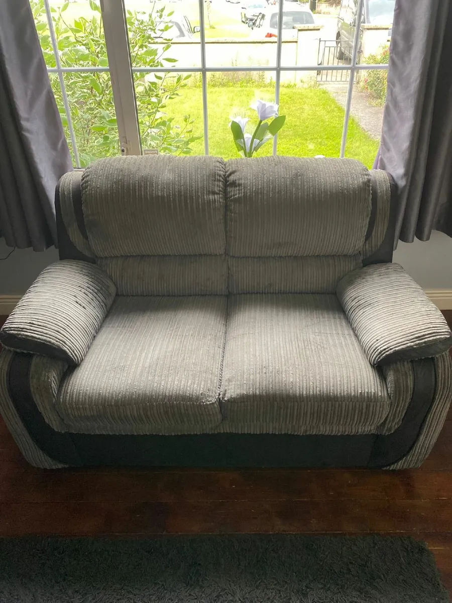 2 seater and 3 seater sofa - Image 1