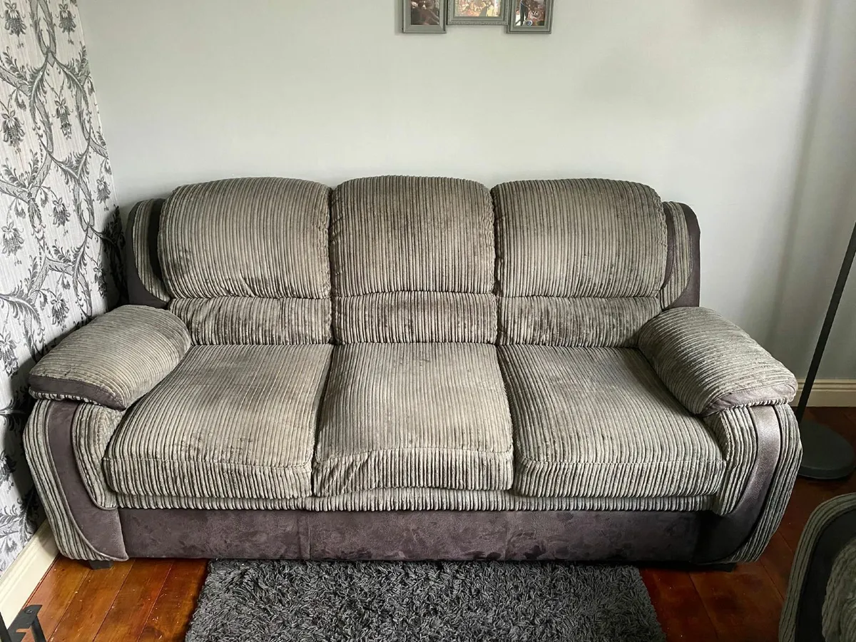 2 seater and 3 seater sofa - Image 2
