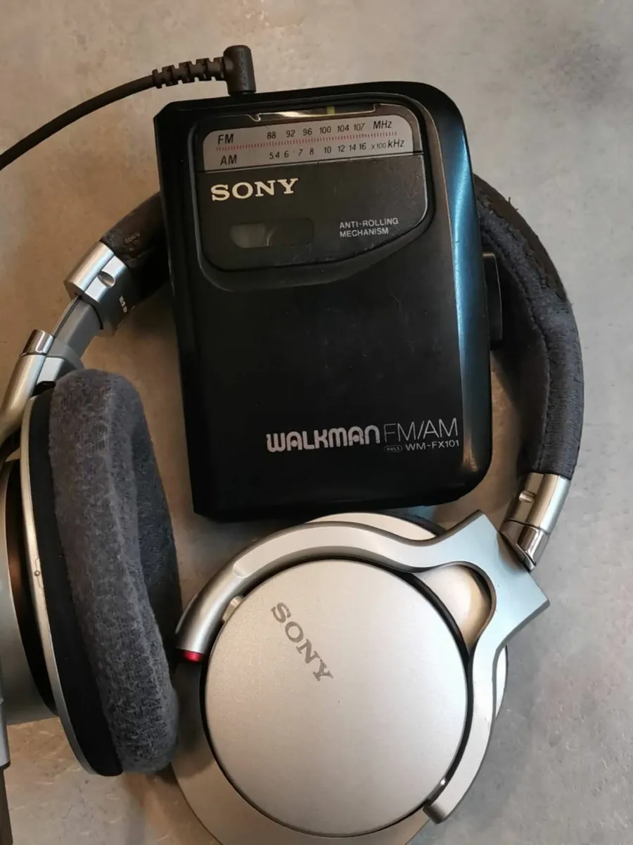 SONY WM-FX101 Cassette Walkman - Image 1