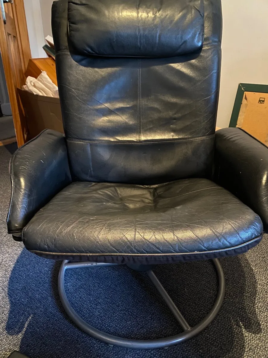 Black leather recliner and swivel chair - Image 3