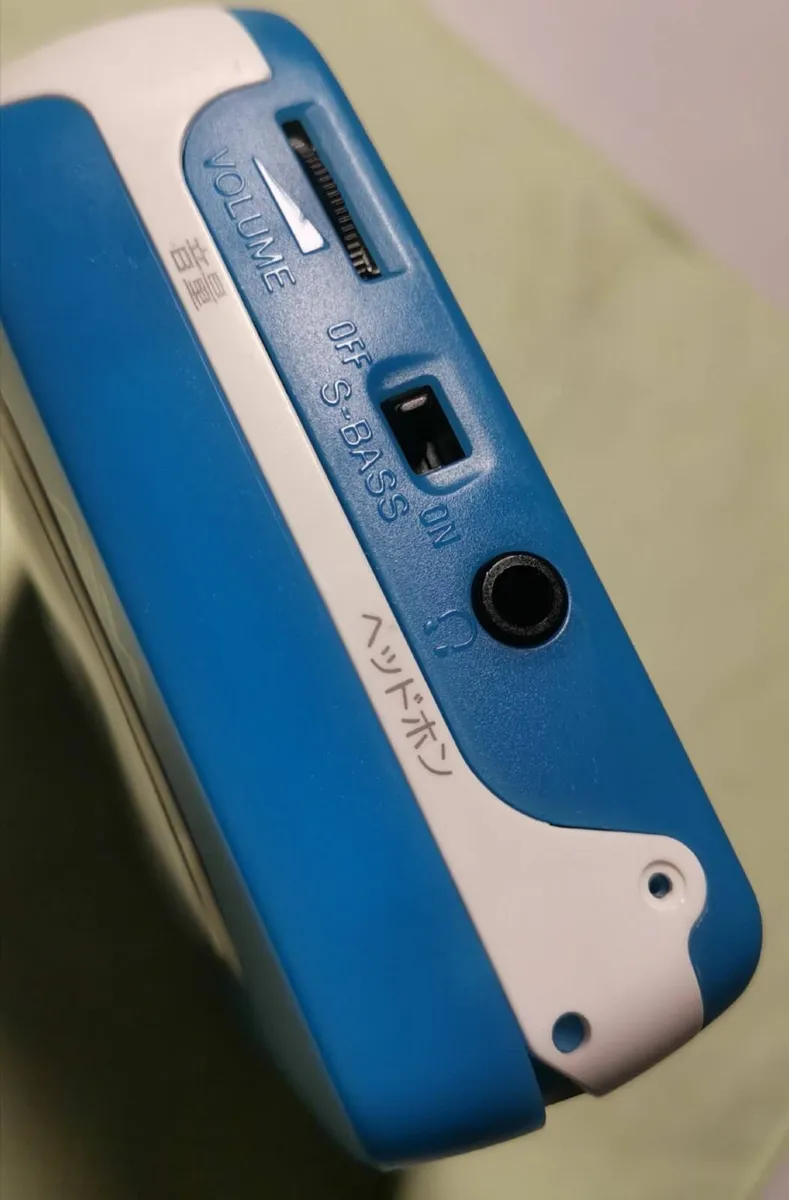 AIWA PS003 Cassette Player Walkman - Image 3