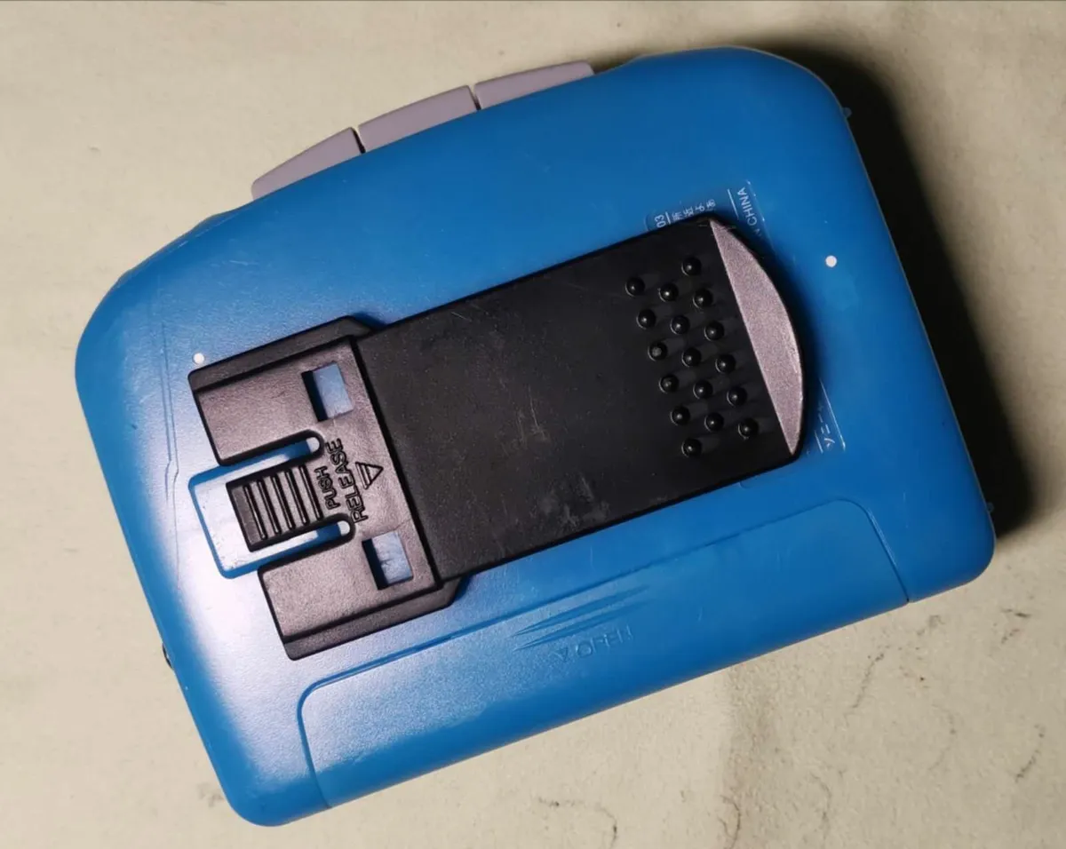AIWA PS003 Cassette Player Walkman - Image 4