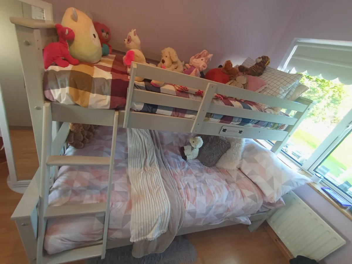 Double bunk bottom single top in perfect condition - Image 3