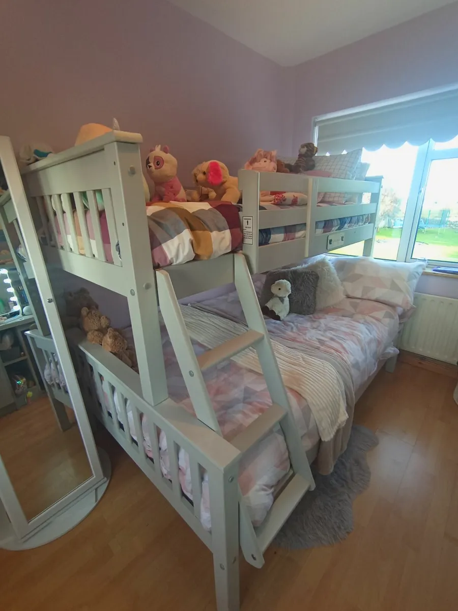 Double bunk bottom single top in perfect condition - Image 4