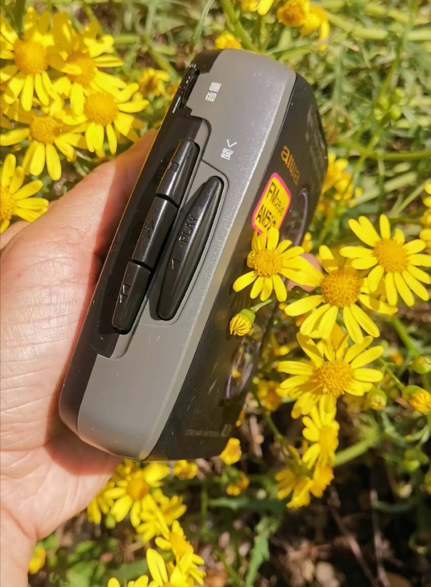 AIWA RS210 Cassette Walkman Player - Image 2