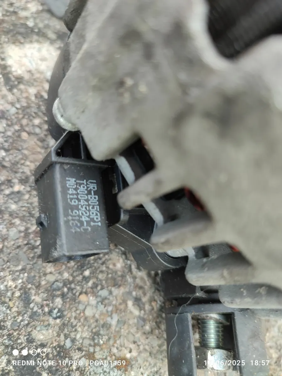 Alternator Volvo 2.4TD S80,XC70,XC90 V70 - Image 2