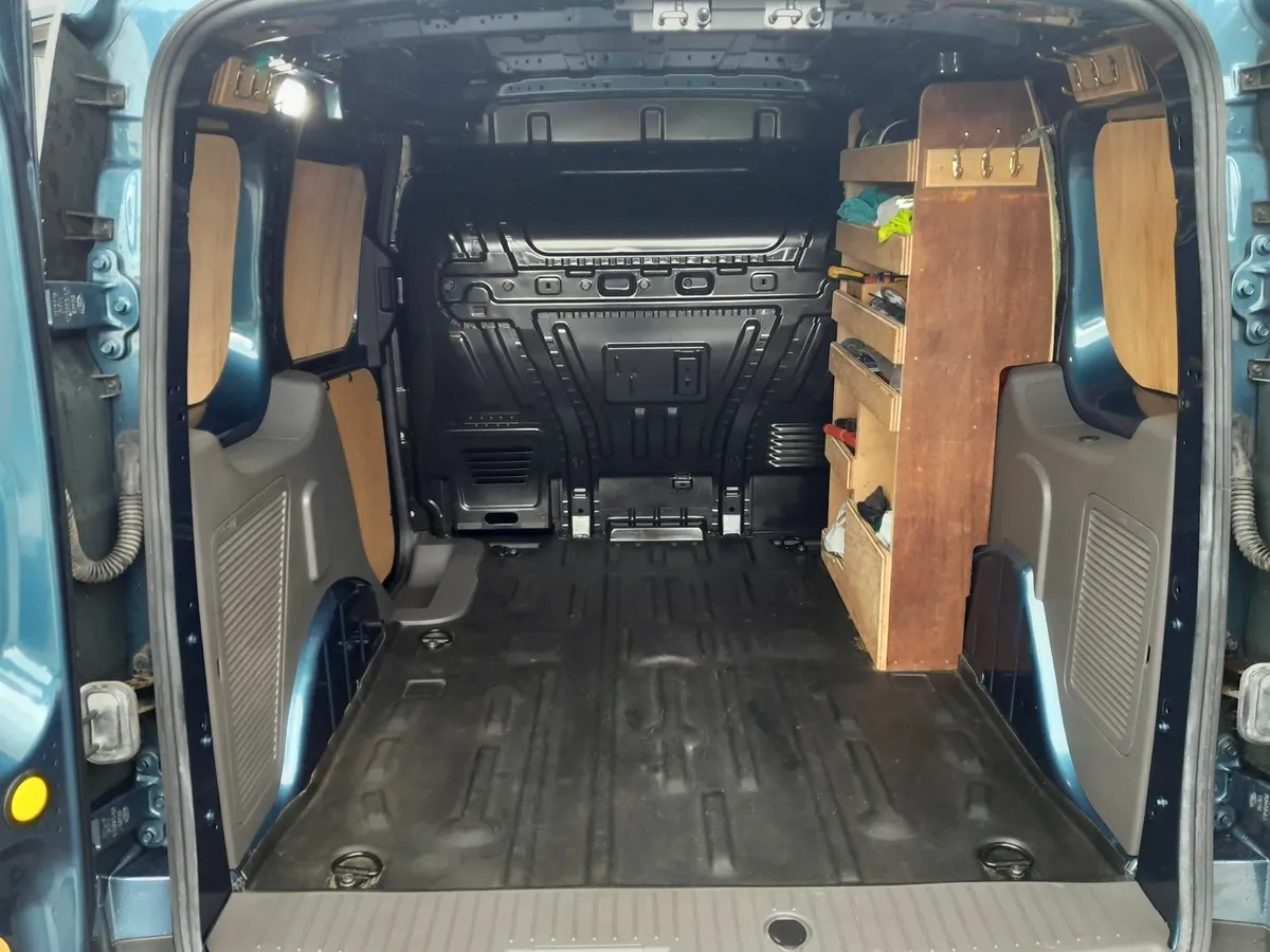 Ford Transit Connect 2020 - Image 2