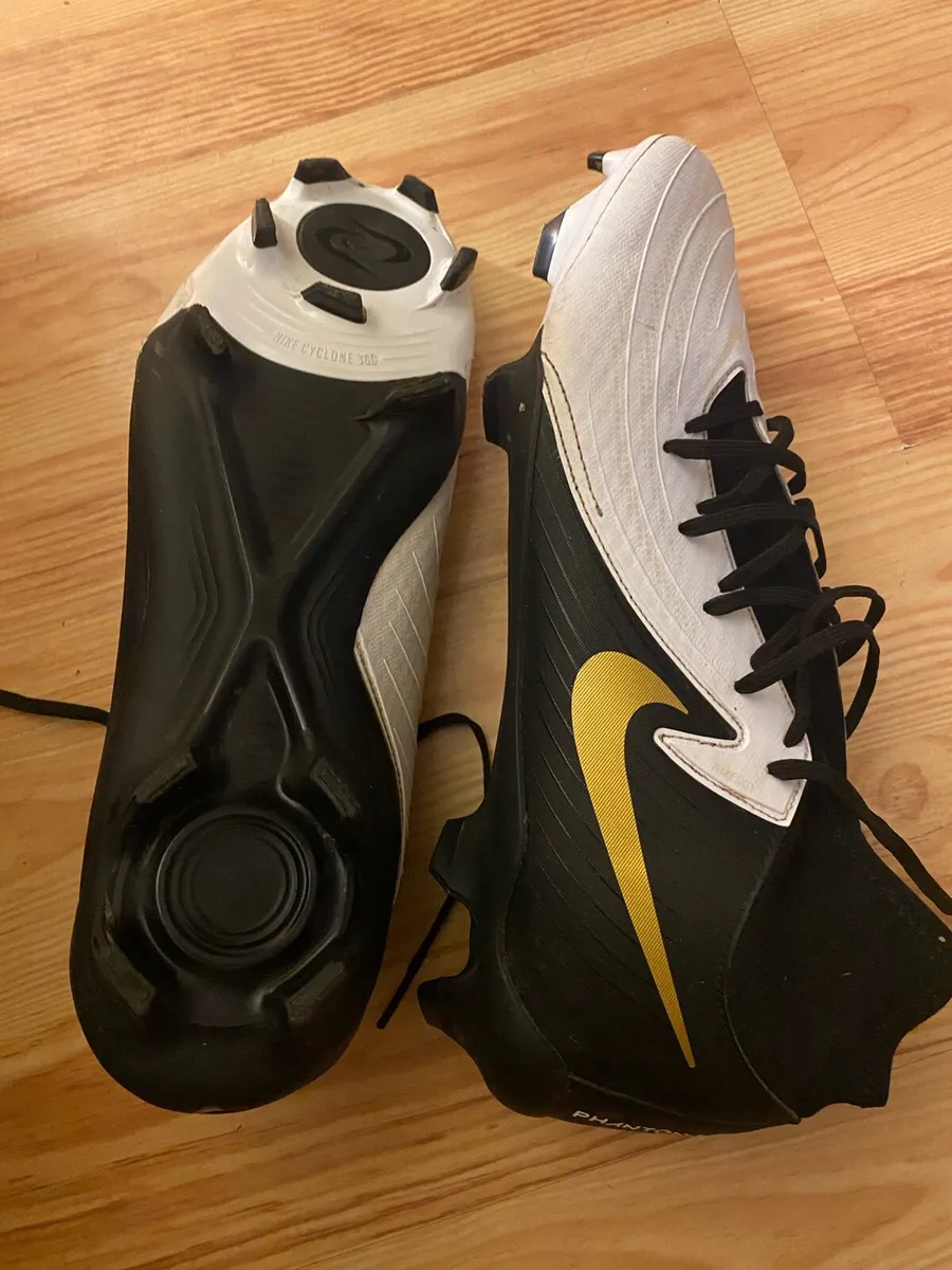 Football boots - Image 1