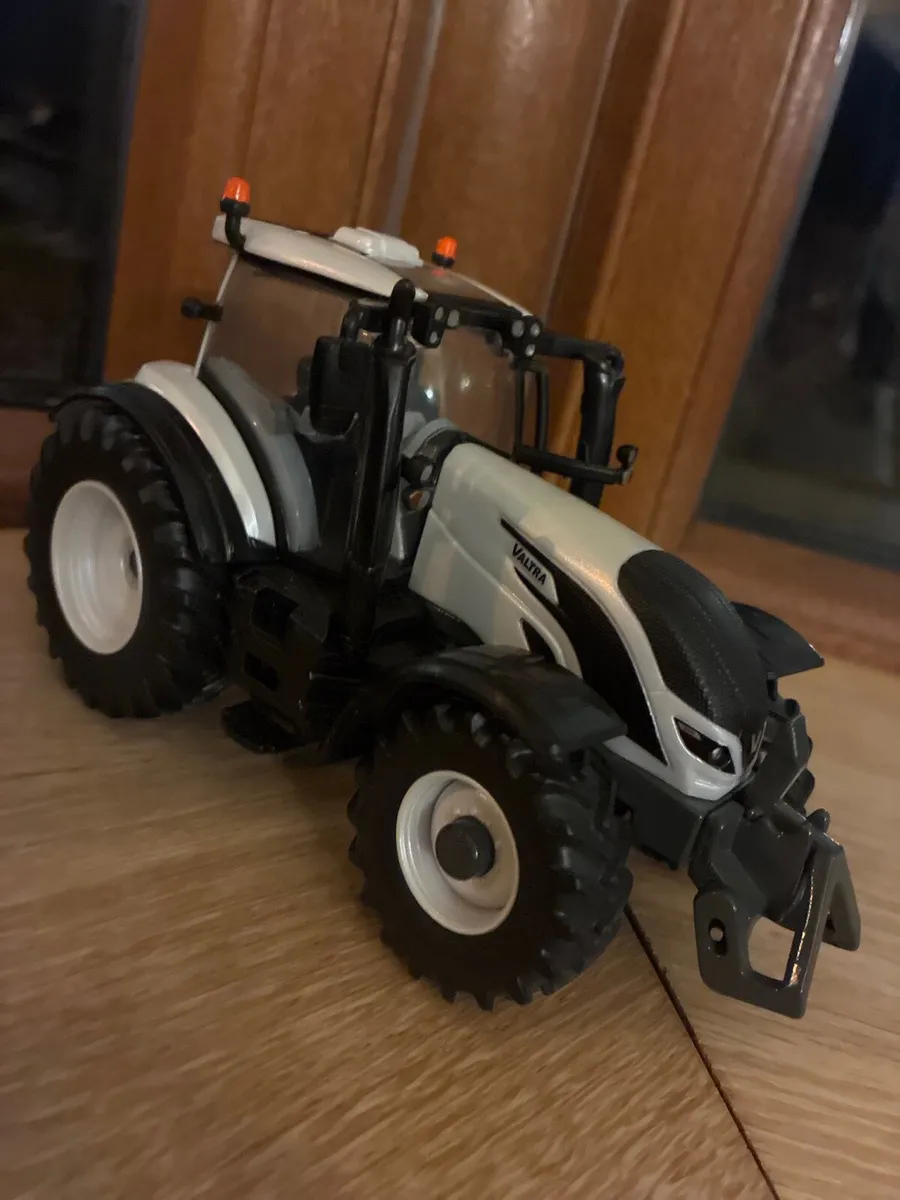 MODEL TRACTORS FOR SALE - Image 4