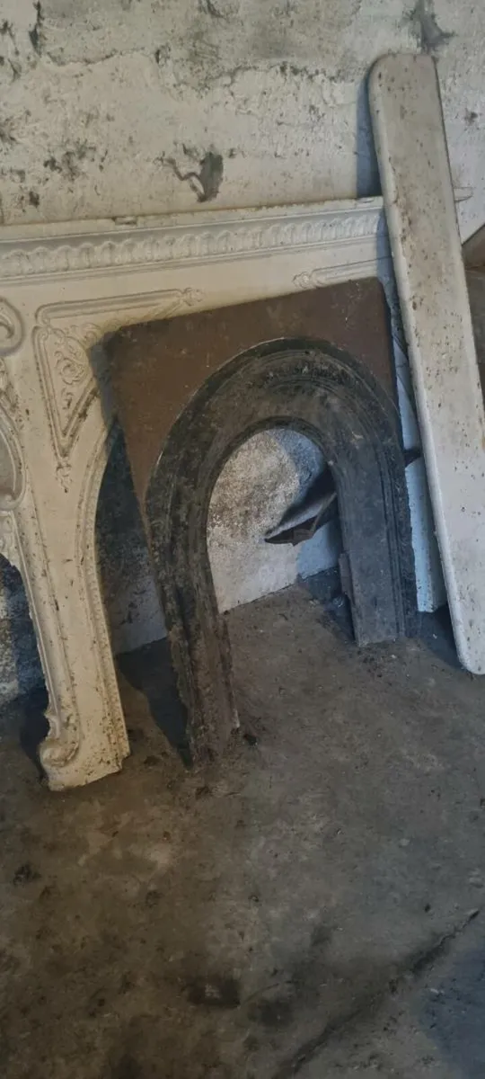 Old cast iron fireplace - Image 1