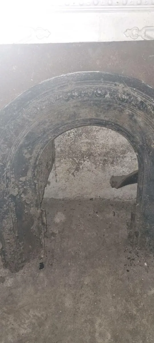 Old cast iron fireplace - Image 3