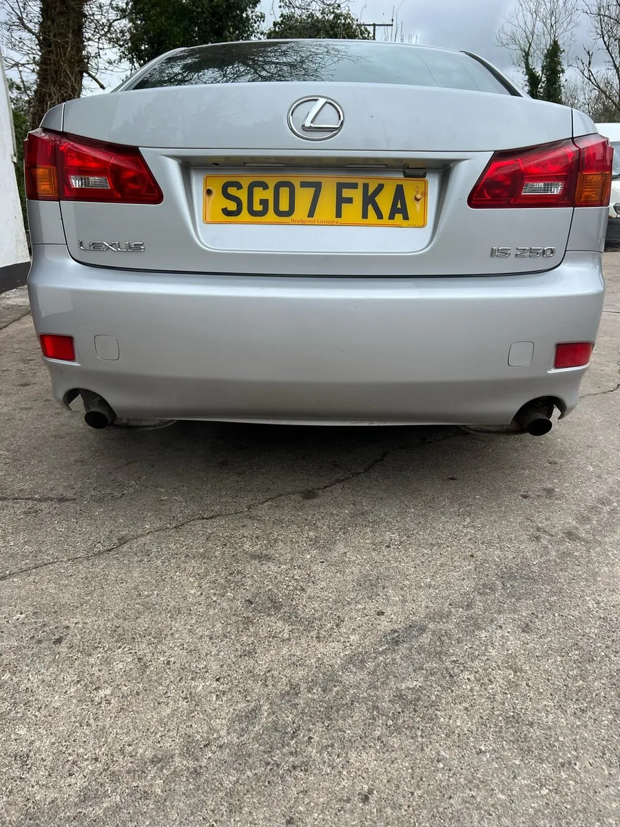 Lexus is250 - Image 4