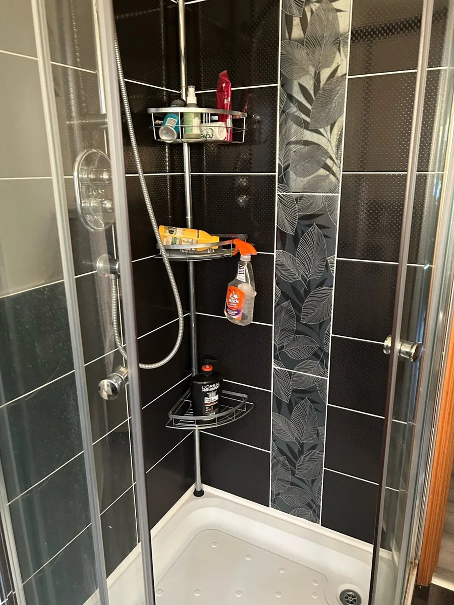 Corner shower - Image 4