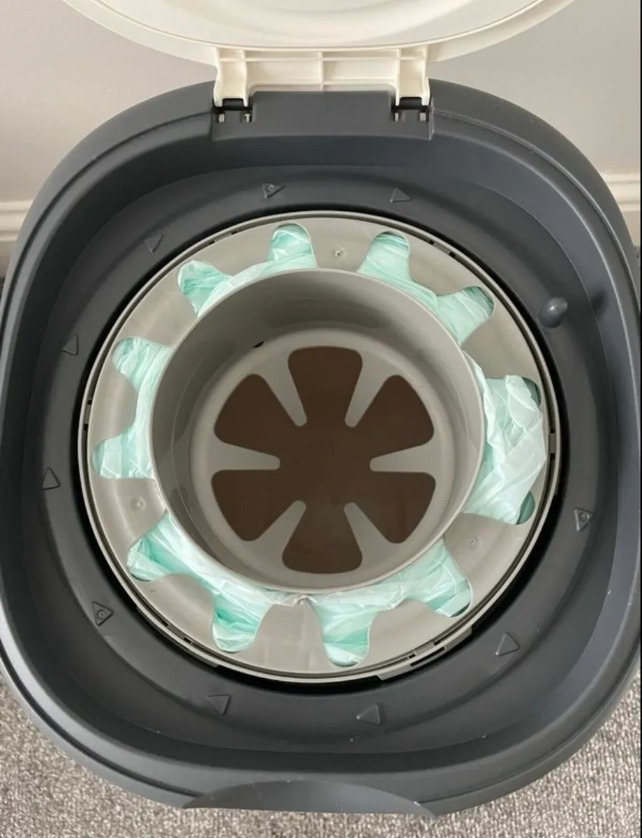 Tommee Tippee Nappy bin - Image 2