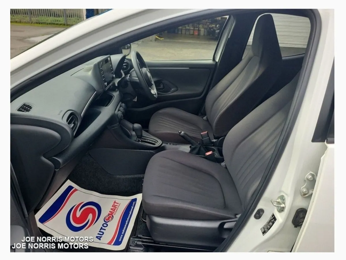 Toyota Yaris 1.0 VVT-I ICON 69BHP 5DR - Image 3
