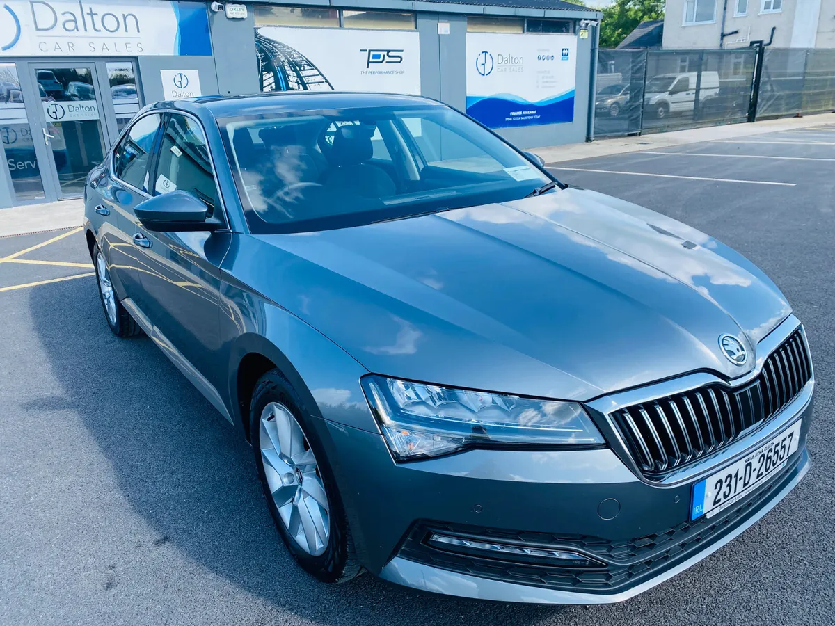 SKODA SUPERB AMBITION 2.0 TDI 2023 (231) - Image 4