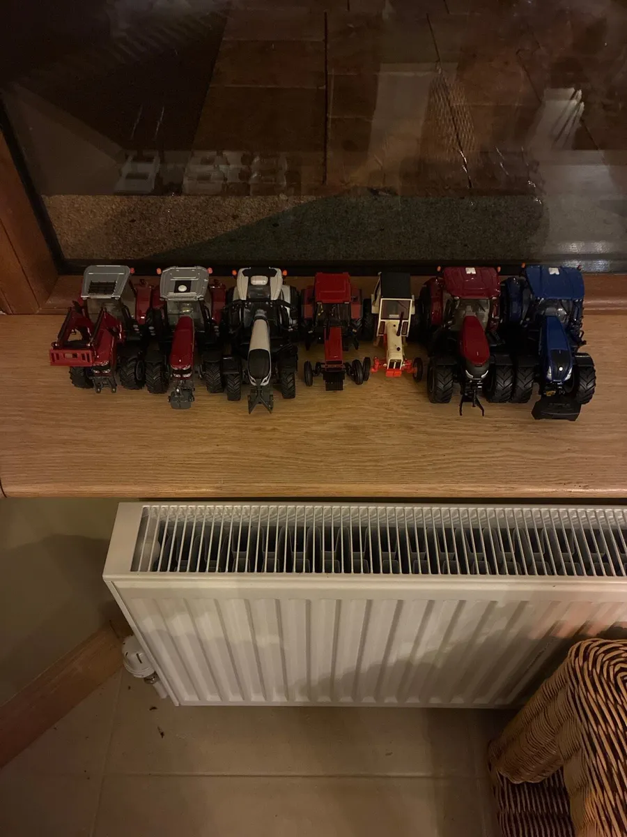 MODEL TRACTORS FOR SALE - Image 1