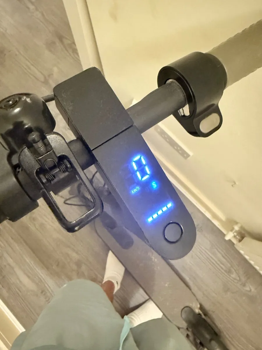 Mi 1S electric scooter - Image 2