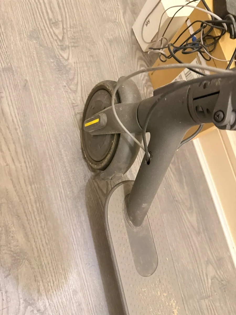 Mi 1S electric scooter - Image 4