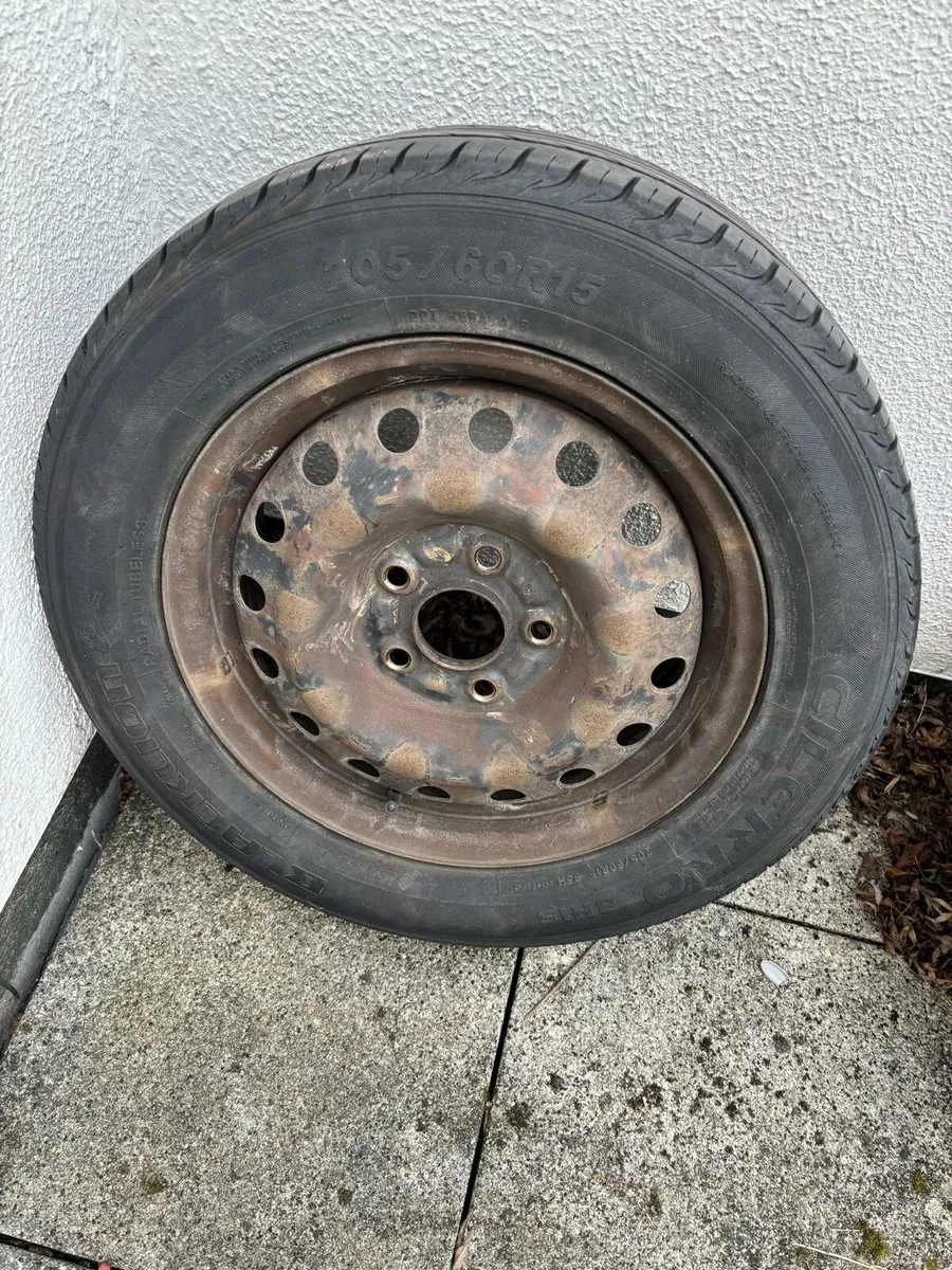 Steel wheels with tyres - Image 1