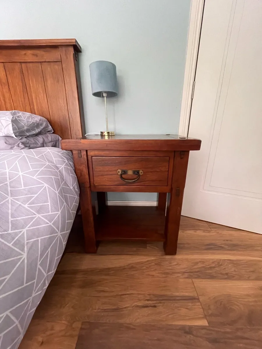 King Size Bed, Lockers & Chest of Drawers - Image 2