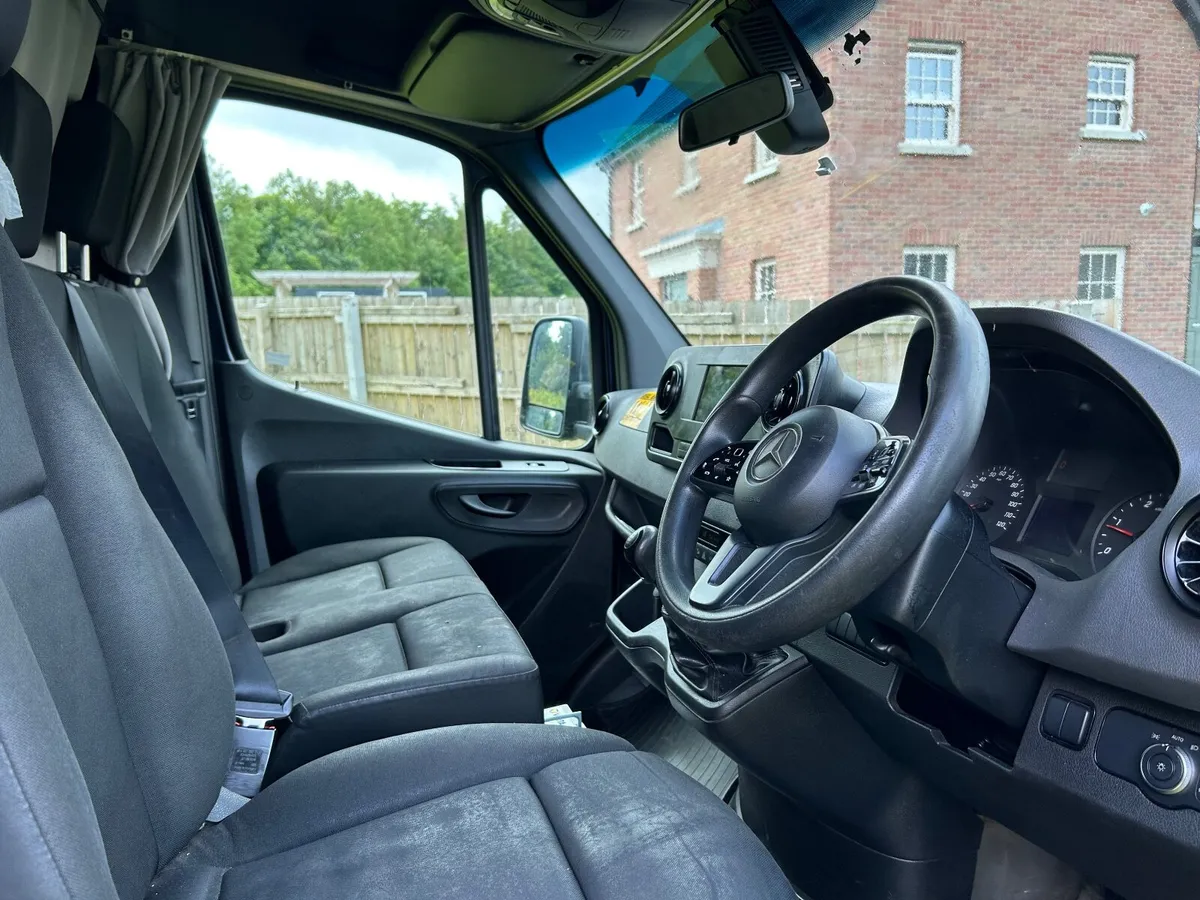 Mercedes-Benz Sprinter 2019 316 sleeper curtain - Image 2