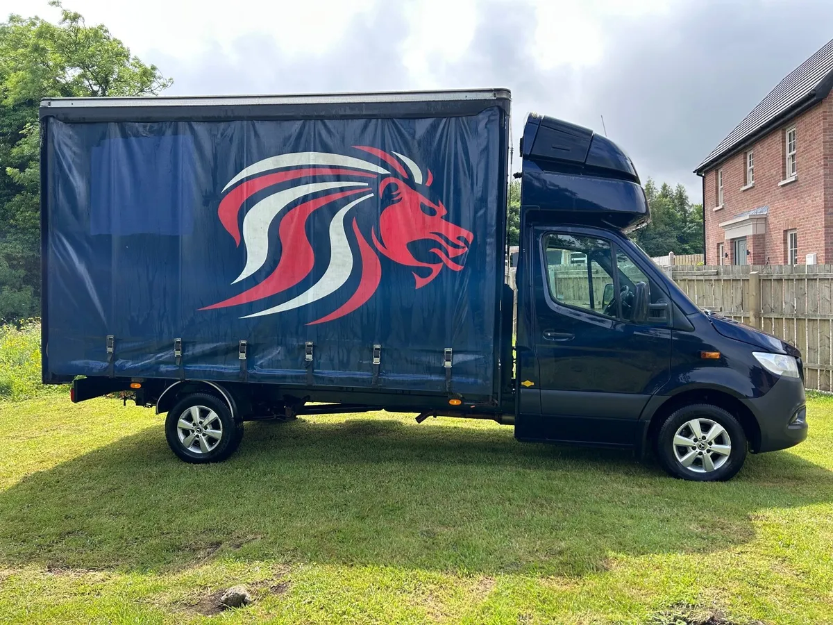 Mercedes-Benz Sprinter 2019 316 sleeper curtain - Image 4