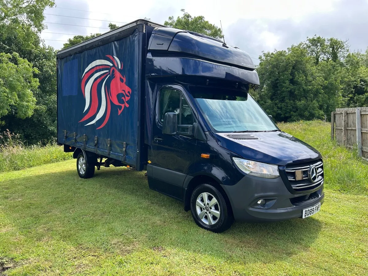 Mercedes-Benz Sprinter 2019 316 sleeper curtain - Image 1