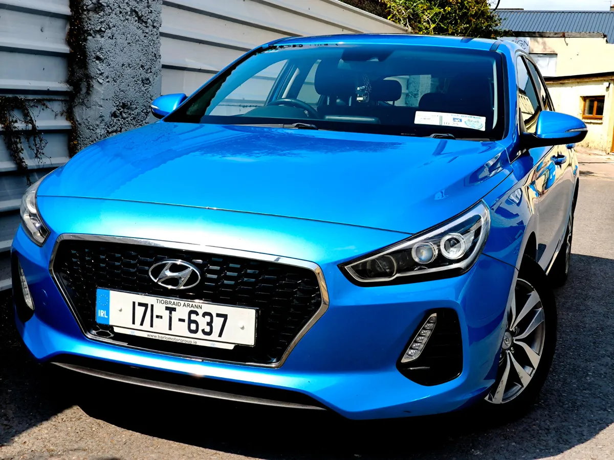 Hyundai i30 2017 DELUXE PLUS  HIGH SPEC - Image 2