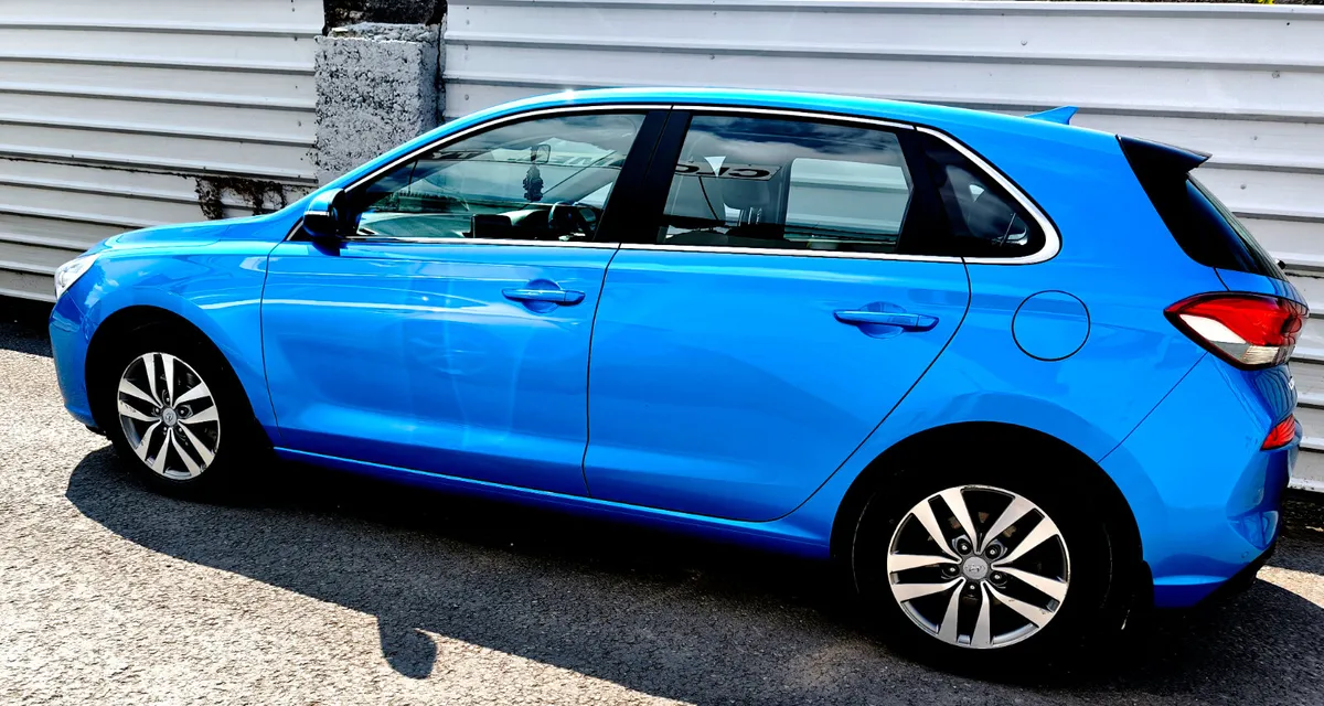 Hyundai i30 2017 DELUXE PLUS  HIGH SPEC - Image 3
