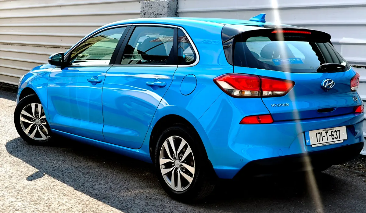 Hyundai i30 2017 DELUXE PLUS  HIGH SPEC - Image 4
