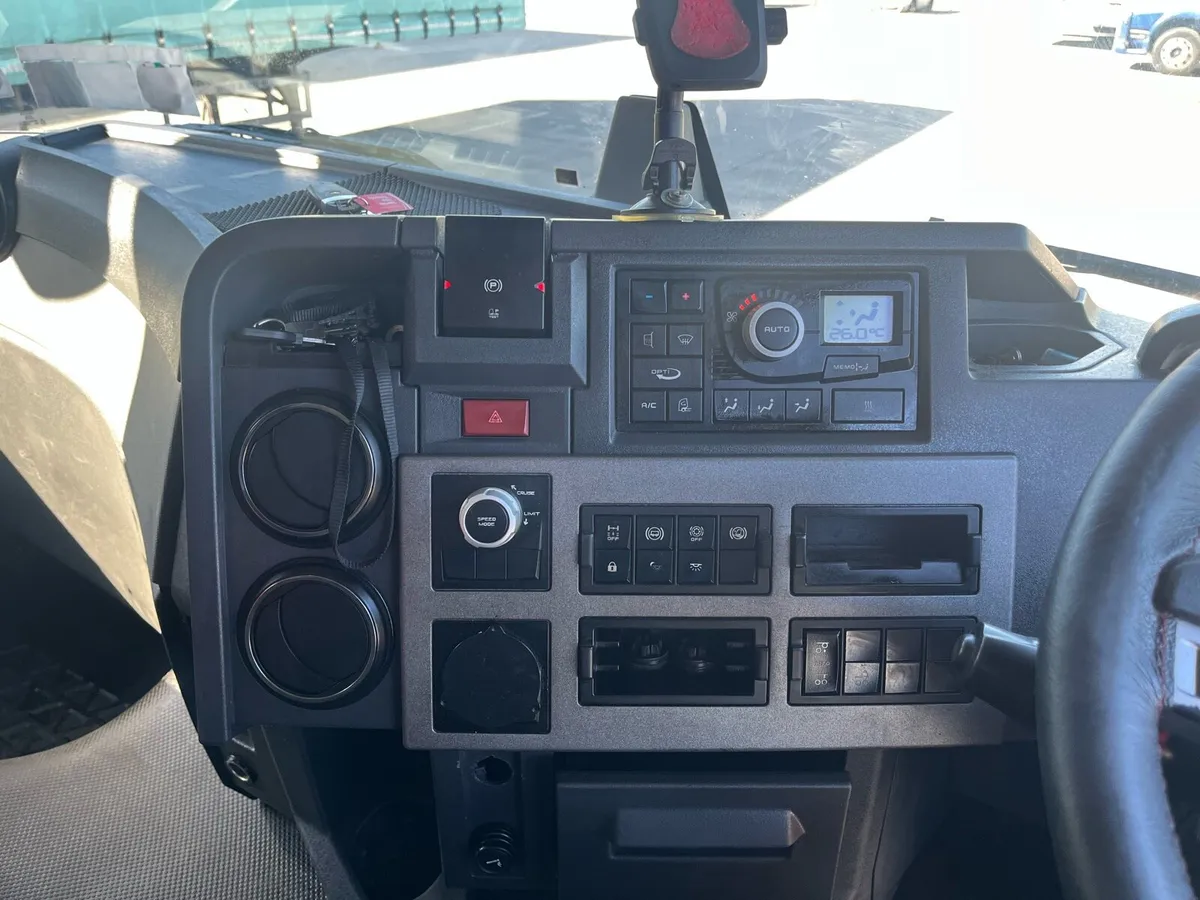 Renault t460 (low mileage) - Image 2