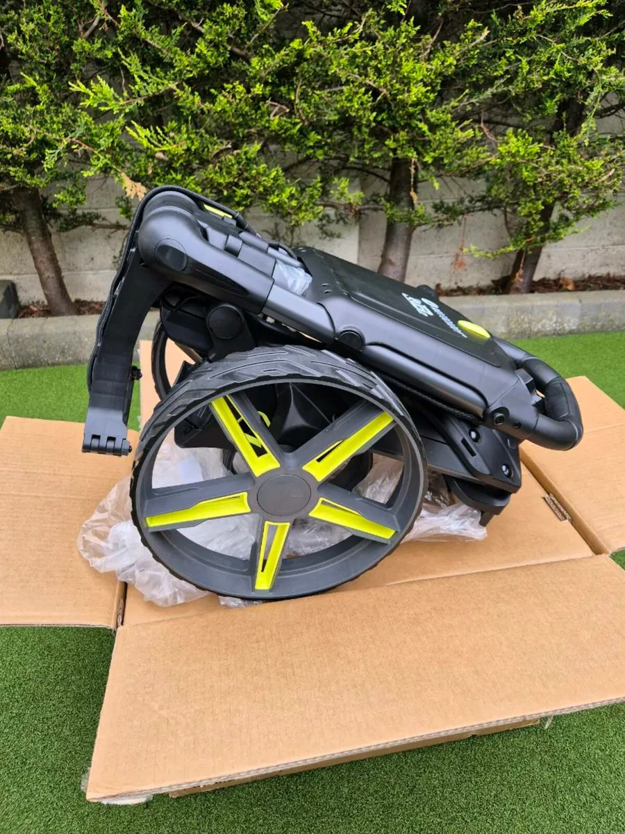 Motocaddy QB2 Trolley + Pro-Series Cart Bag - Image 3