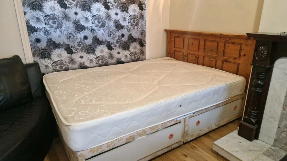 Pine headboard + mattress for Double bed 135 x 190 - Image 1