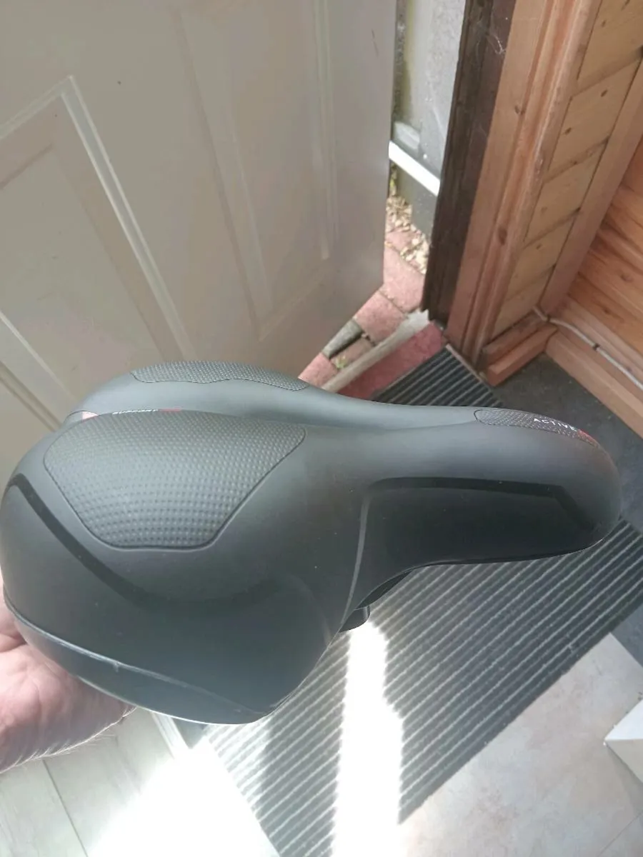 New bicycle saddle - Image 4