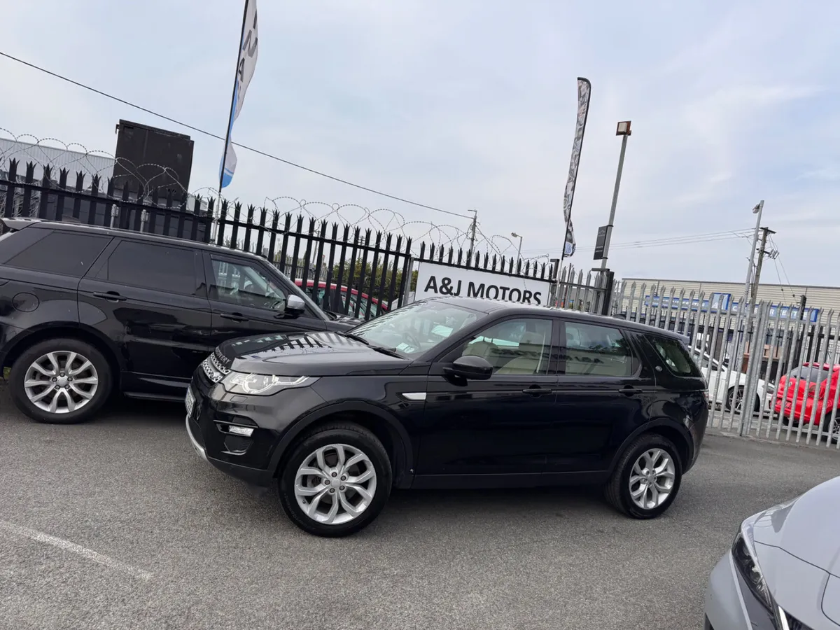 17 Land Rover Discovery Sport Automatic Hse - Image 2