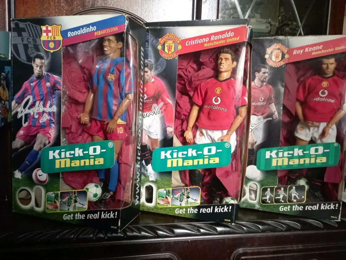 MANCHESTER UNITED KICK - O - FIGURE'S FOR SALE - Image 1