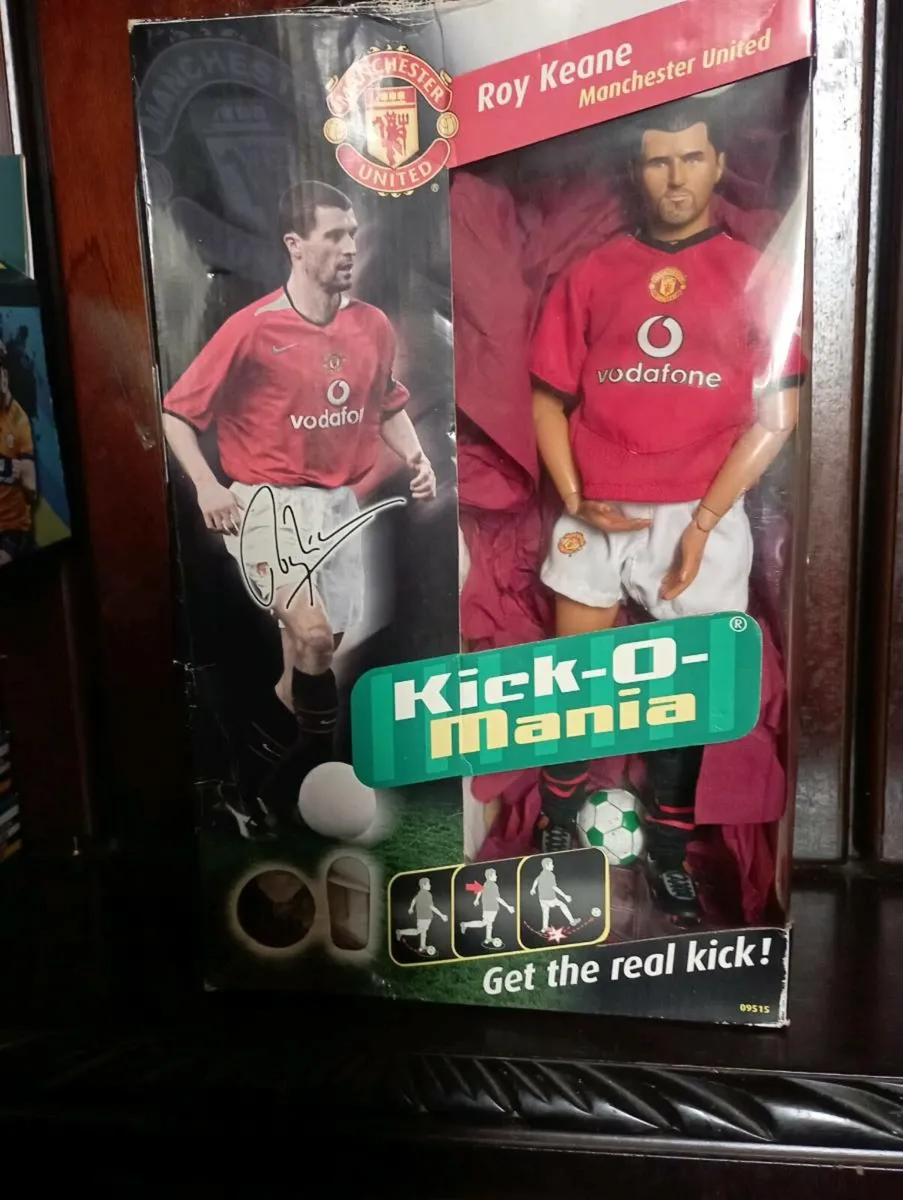MANCHESTER UNITED KICK - O - FIGURE'S FOR SALE - Image 3