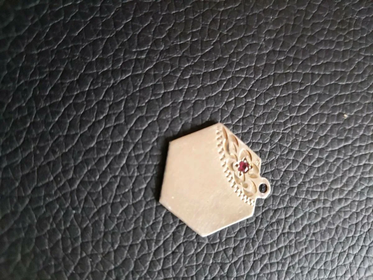 5 x pieces of vintage jewellery. - Image 3