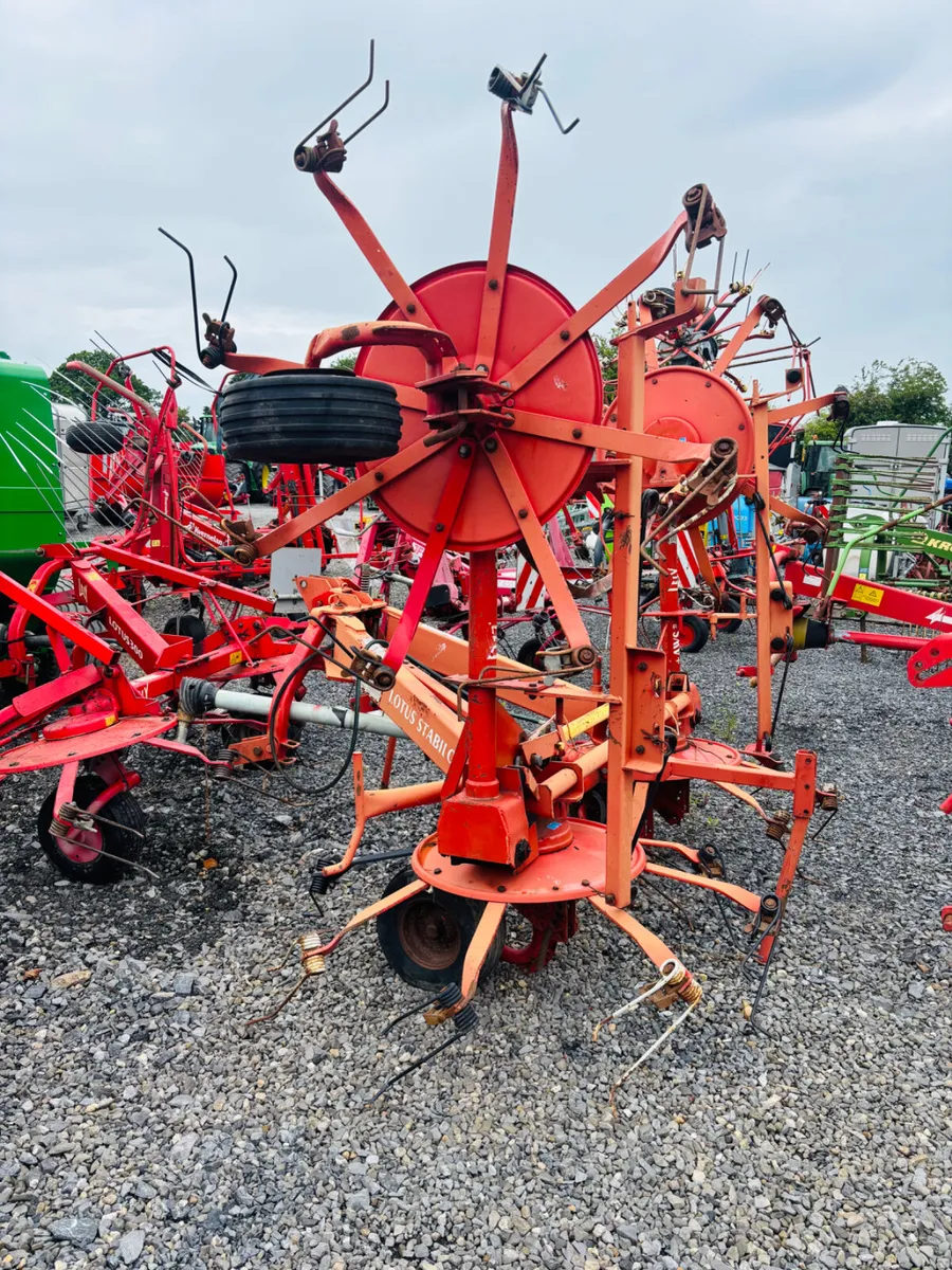 Lely Lotus Hay Tedder - Image 1