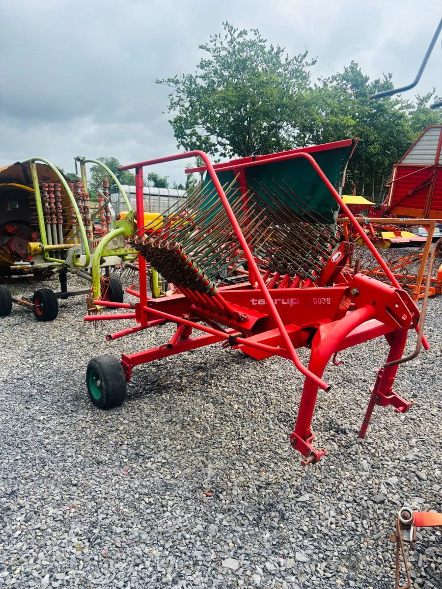 Kverneland Single Rotar Rake - Image 1