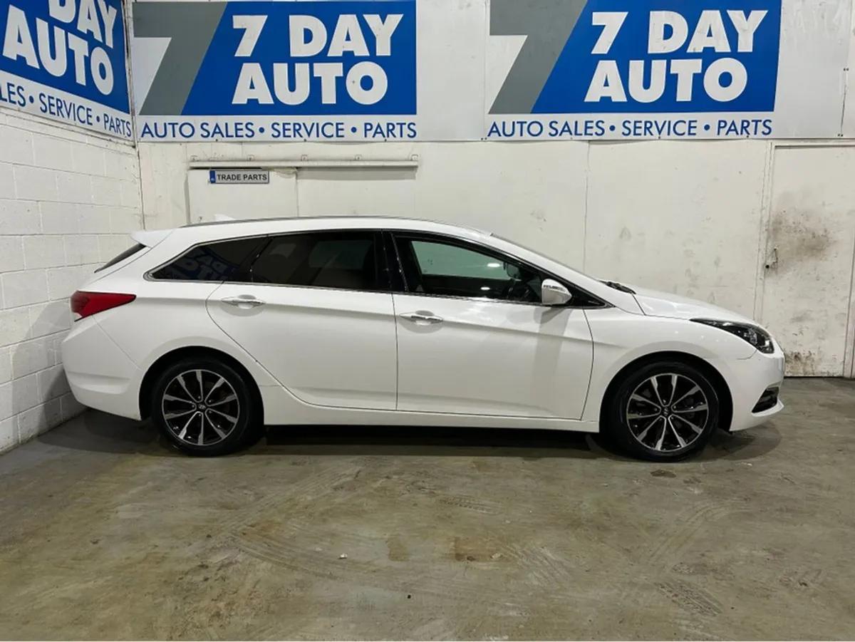 Hyundai i40 1.7 High Spec Auto Estate - Image 3