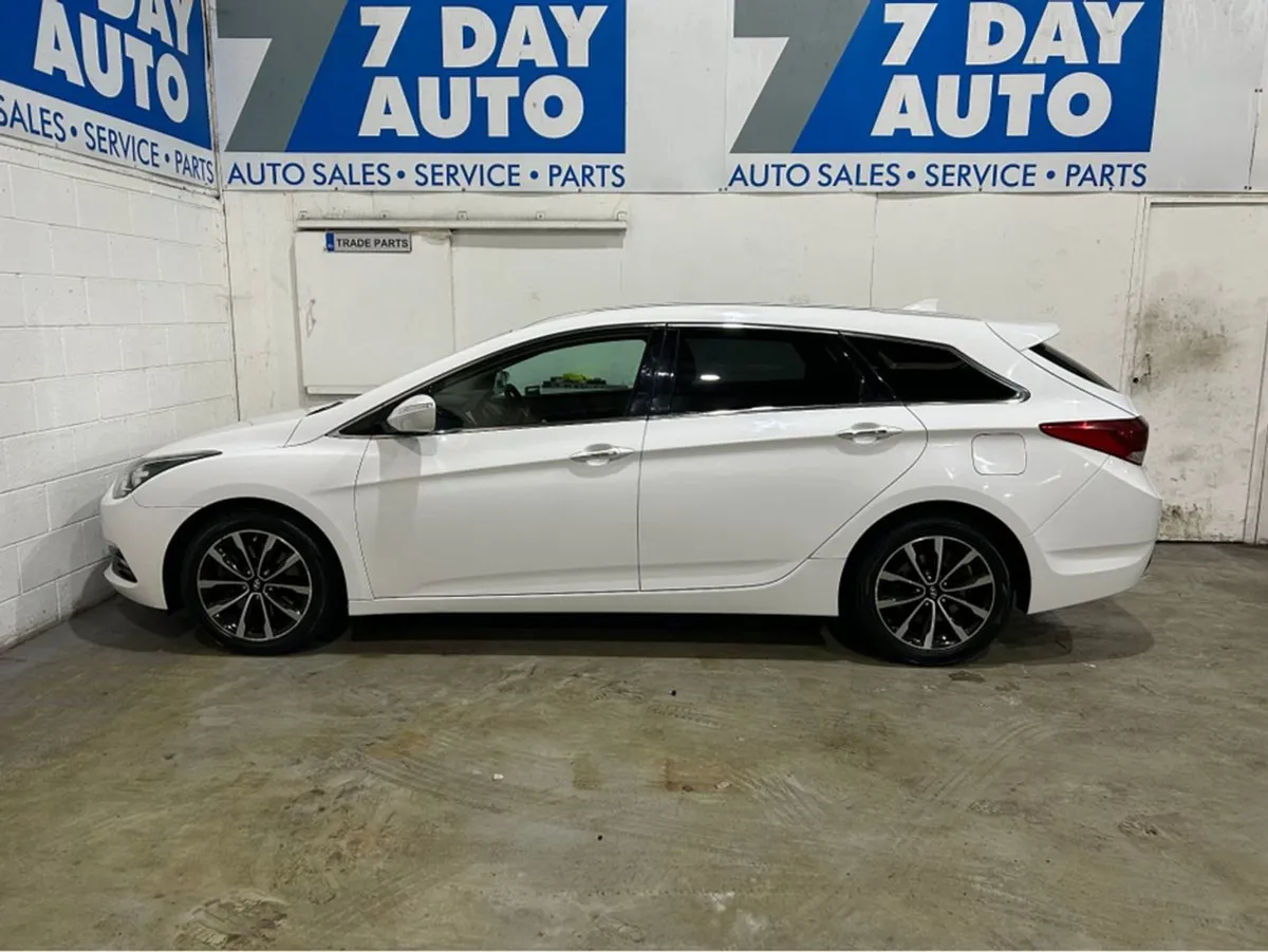 Hyundai i40 1.7 High Spec Auto Estate - Image 4