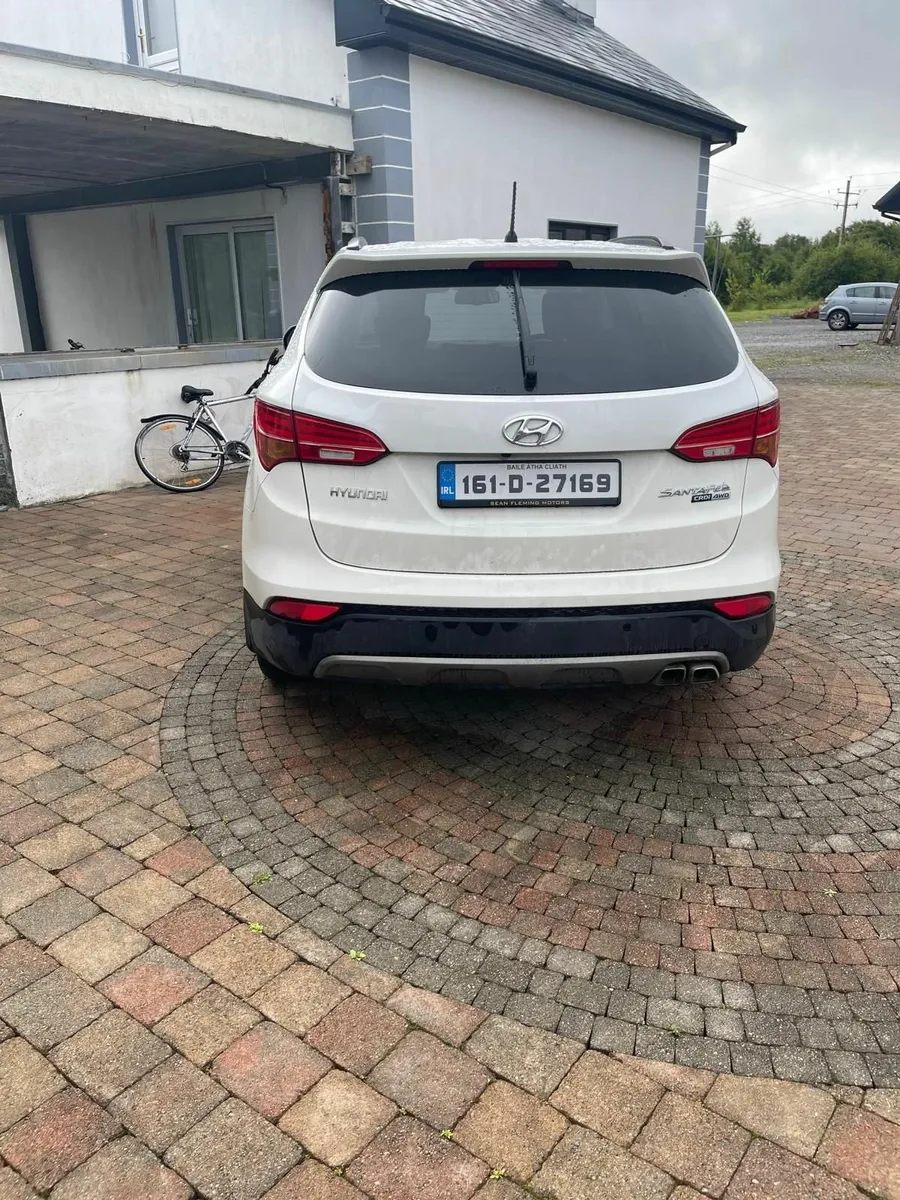 Hyundai Santa Fe 2016 - Image 3