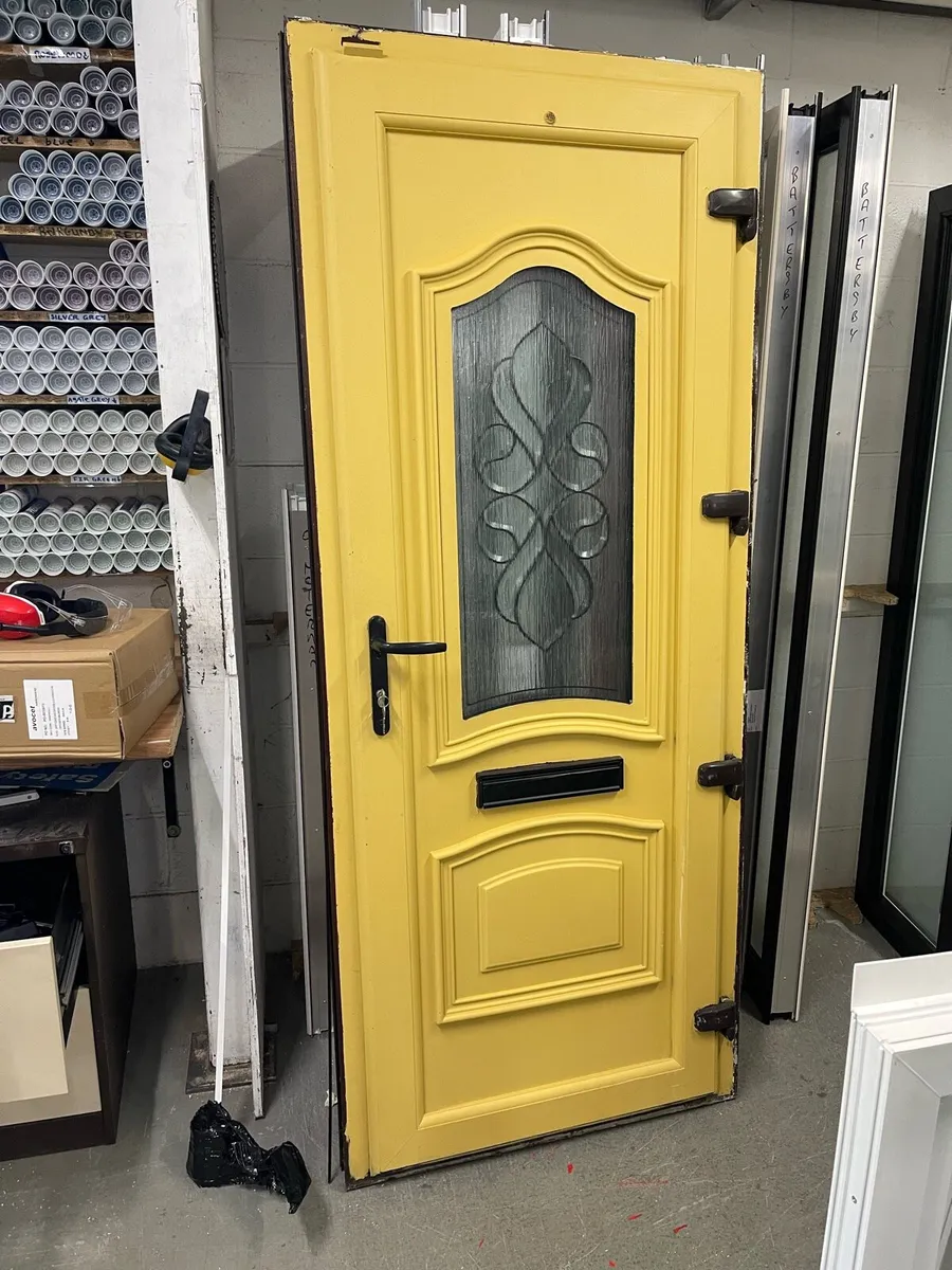 Front door - Image 2