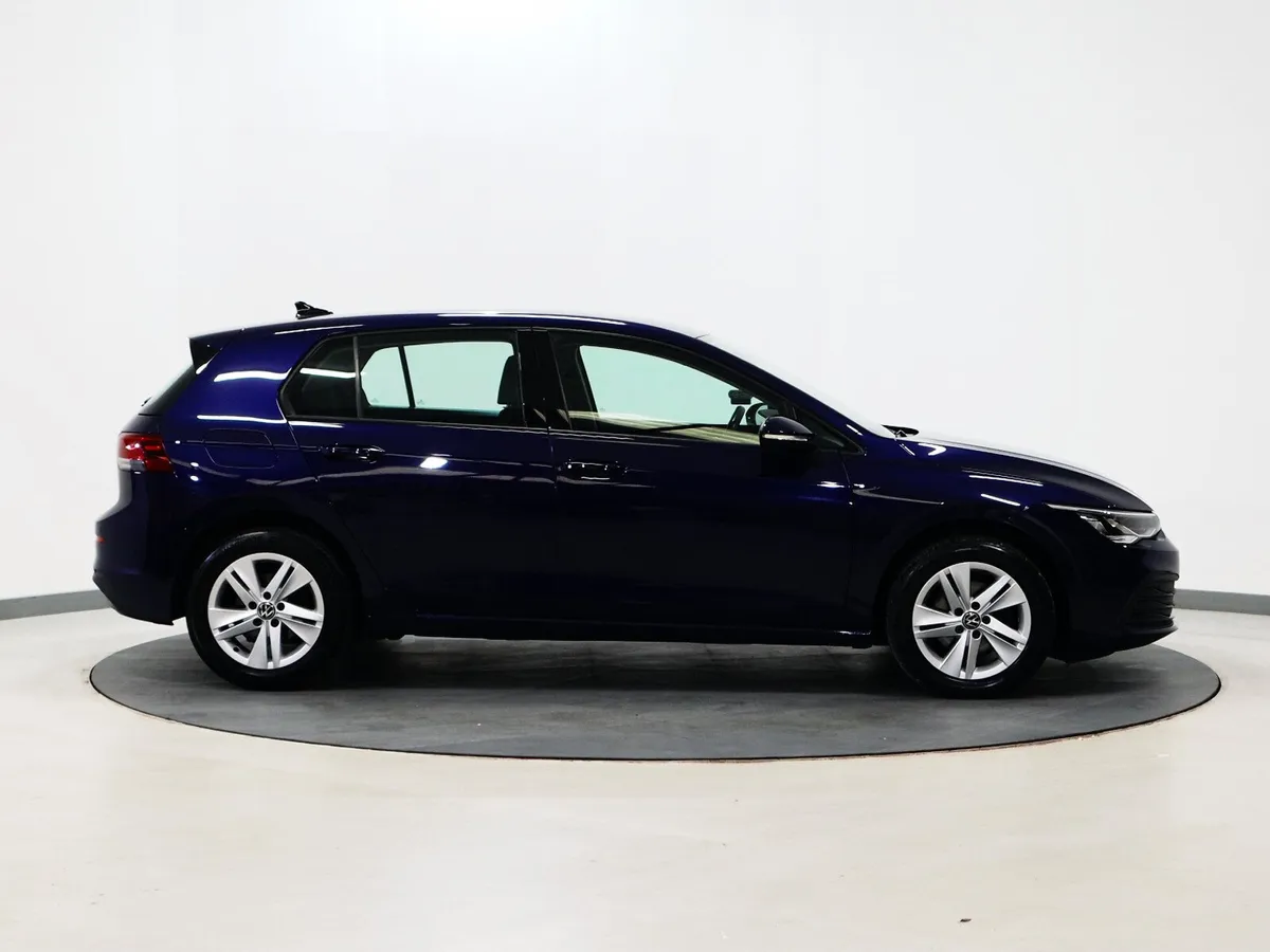 *127* 2022 Volkswagen Golf 2.0TDI LIFE - Image 3