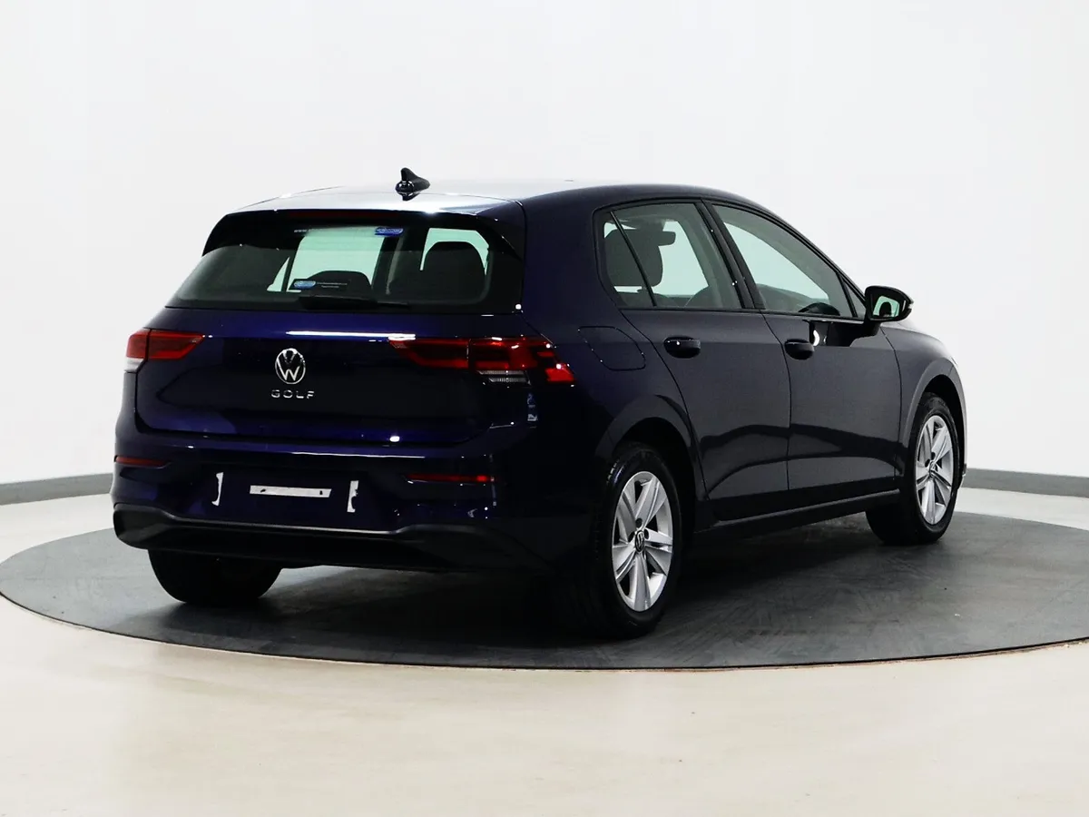 *127* 2022 Volkswagen Golf 2.0TDI LIFE - Image 4