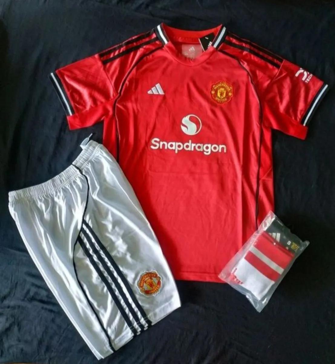 MAN UTD 25/26 (KIDS FULL KIT) 4/5 to 12/13 yrs