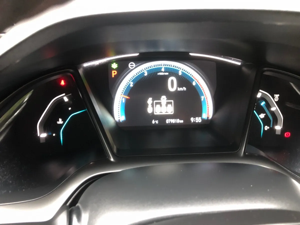 Honda Civic 2019 Premium 192 - Image 4