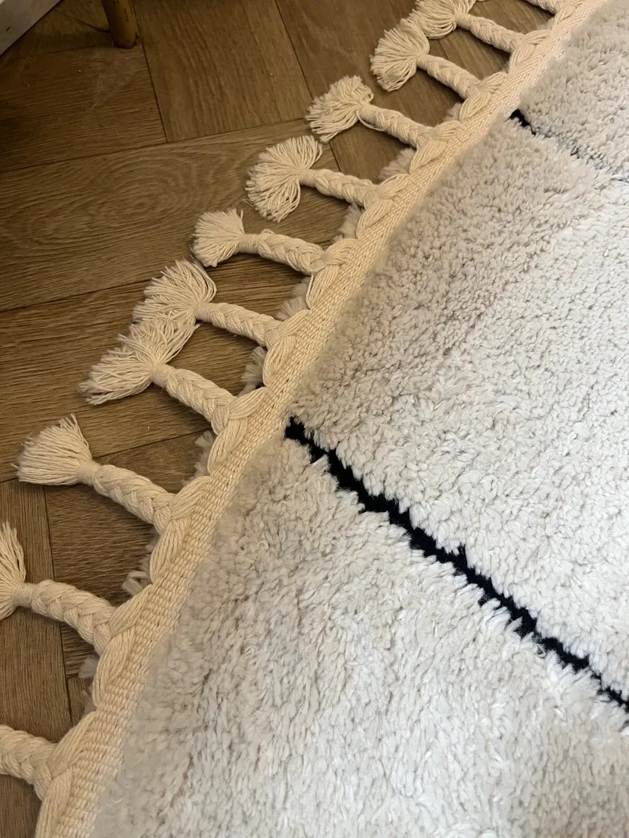 Round Rug - Image 4